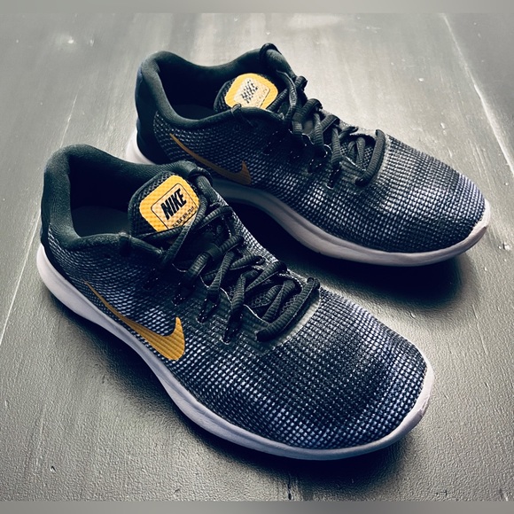 Nike Women's Flex Rn 2018 Low-Top Sneakers Women’s Size 7.5 AA7408-008 Running - Picture 1 of 9